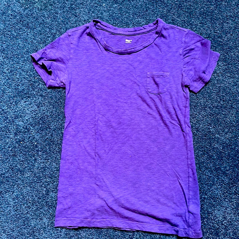 Purple gap T-shirt